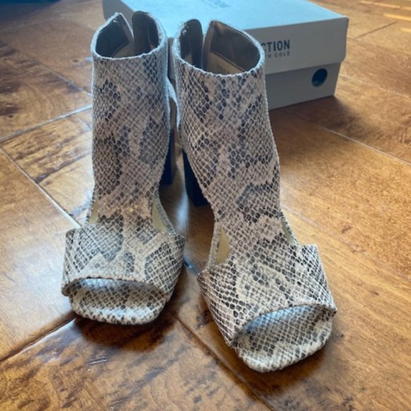 Kenneth Cole Reaction Women"s Cut out bootie Sandal size 7.5 snake skin … - Picture 4 of 9